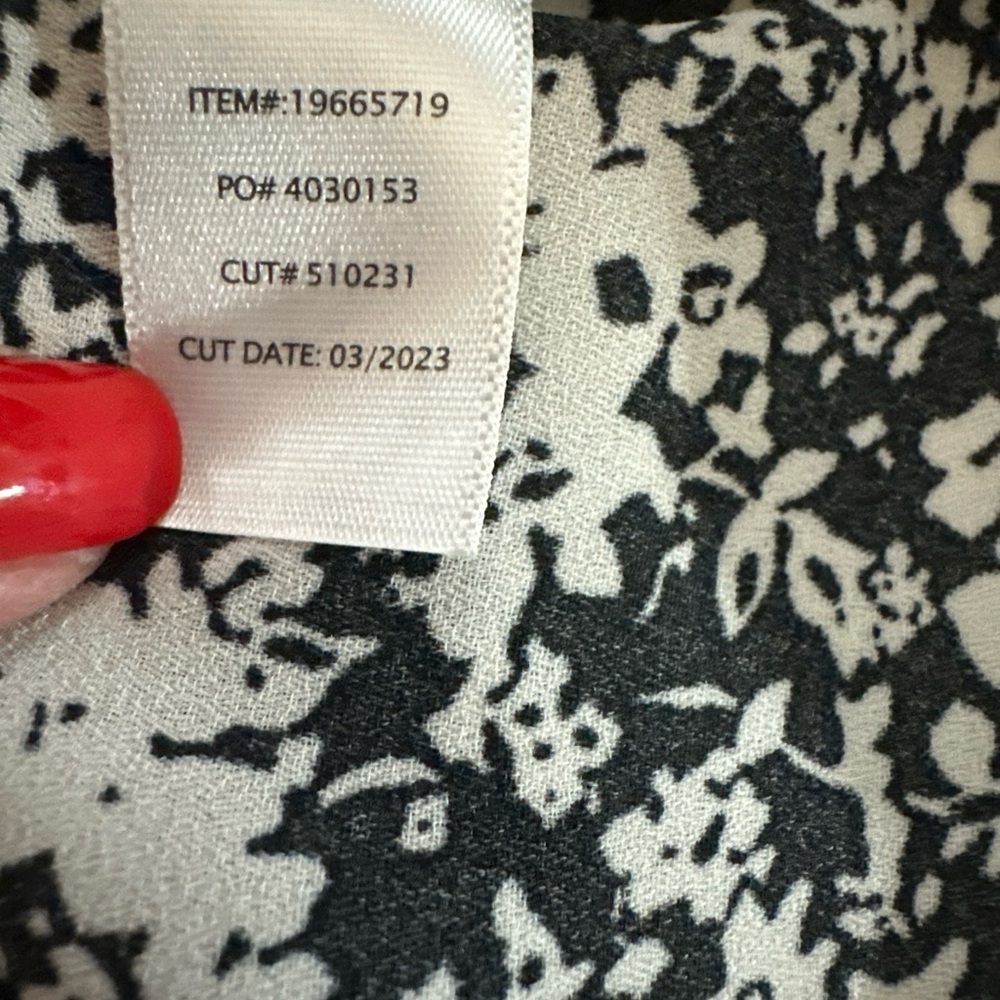 Torrid‎ NWT Harper Georgette Ruched ShortSleeve Blouse Rorschach Floral Size 5X - Picture 11 of 14